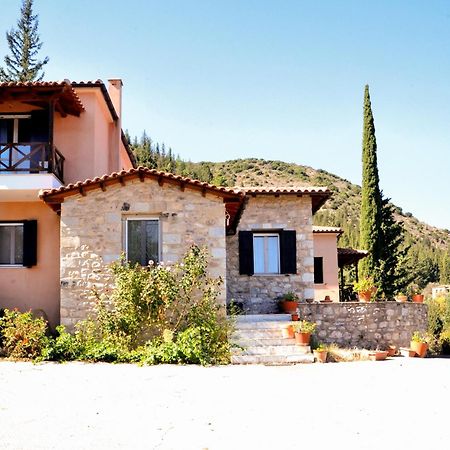 דירות Elegant Stone Mansion In Historic מישטראש מראה חיצוני תמונה