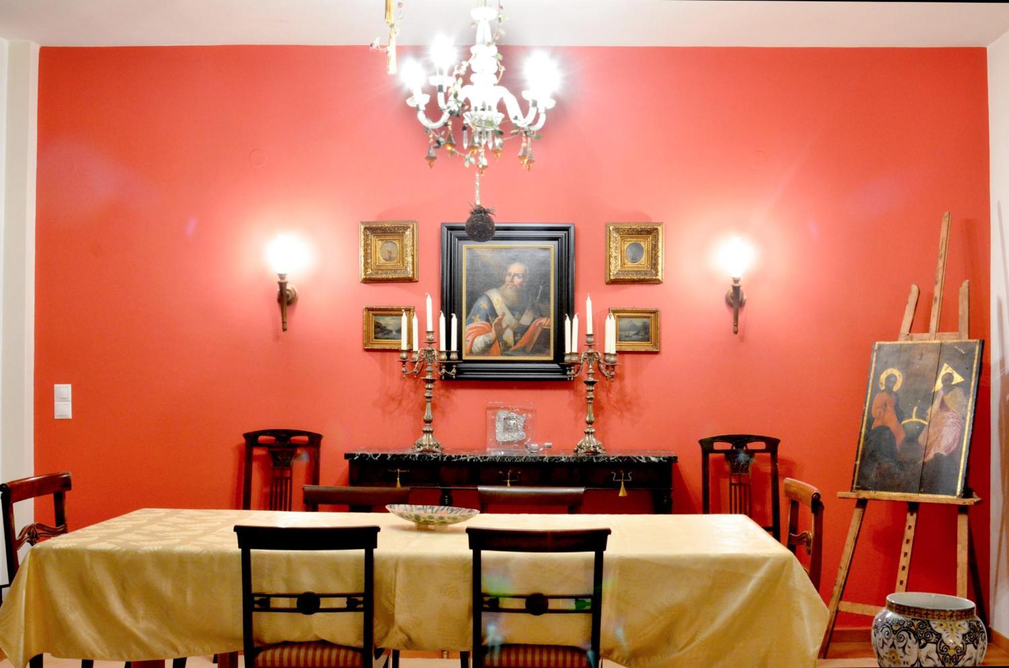 דירות Elegant Stone Mansion In Historic מישטראש מראה חיצוני תמונה