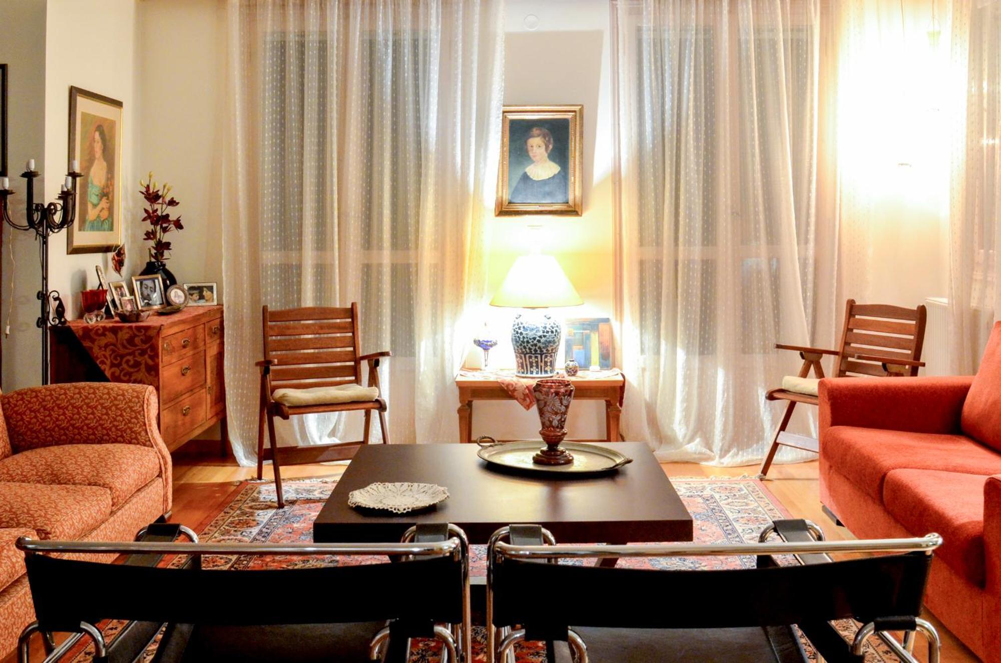 דירות Elegant Stone Mansion In Historic מישטראש מראה חיצוני תמונה